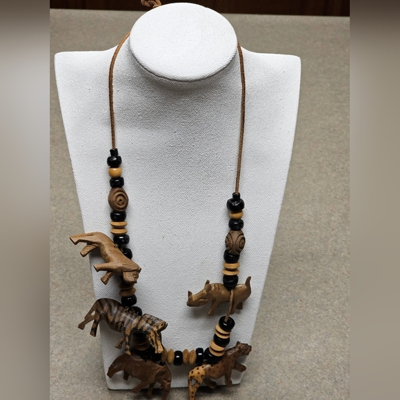 Vintage Ethnic Wooden Carved African Safari Animal Necklace - Picture 6 of 7